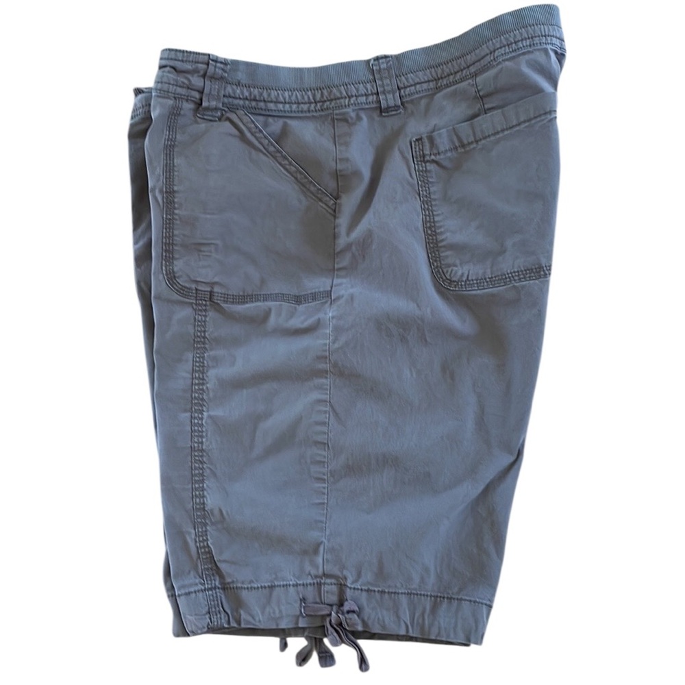 ST. JOHN’S BAY KHAKI GREEN CARGO SHORTS Size 14 - Picture 6 of 13
